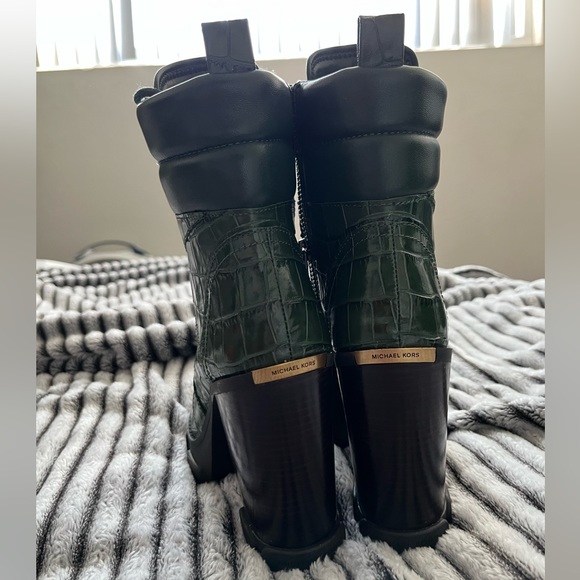 MK laced up heeled boots - Picture 3 of 4